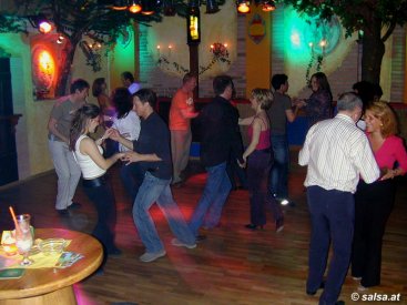 Kufstein: Salsa im Bolero - anklicken zum Vergr&ouml;�ern - click to enlarge