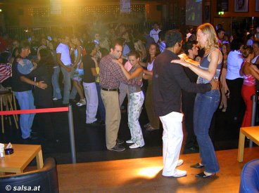 Wien: Salsa Tanzkurs im Floridita - anklicken zum Vergr��ern - click to enlarge