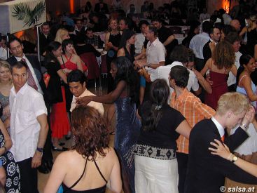 Linz: Salsaball - anklicken zum Vergr��ern - click to enlarge
