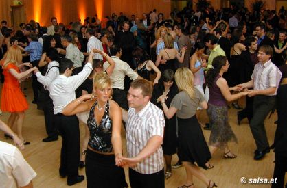 Linz: Salsaball - anklicken zum Vergr��ern - click to enlarge