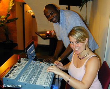 Salsa-DJ�s Moni + Baudouin