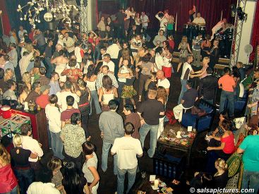 Salsa im Parkcafe (anklicken zum Vergr��ern - click to enlarge)