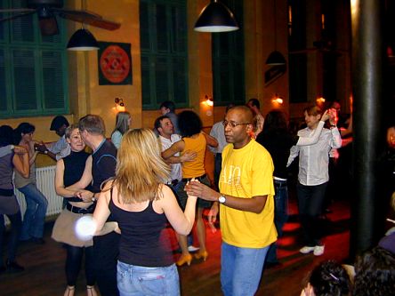 Salsa in Esslingen: Joe Pe&ntilde;as