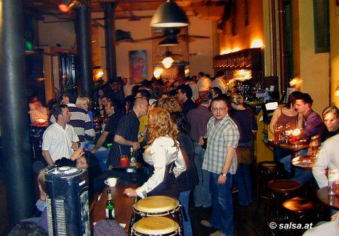 Salsa in Esslingen: Joe Pe&ntilde;as